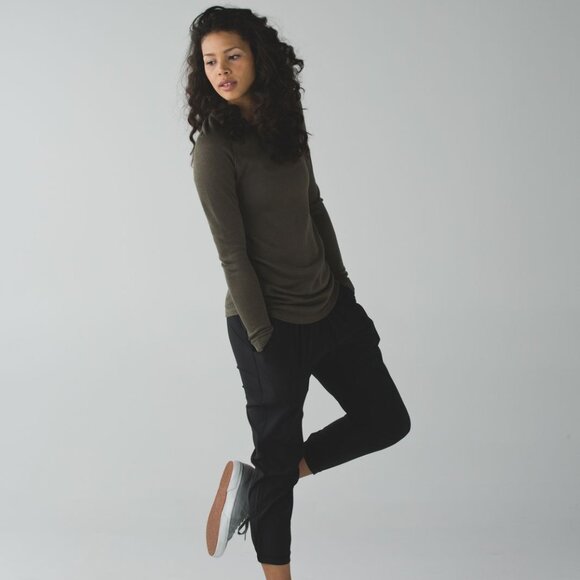 lululemon athletica Forest Green Crew Neck Sweater - Picture 1 of 8